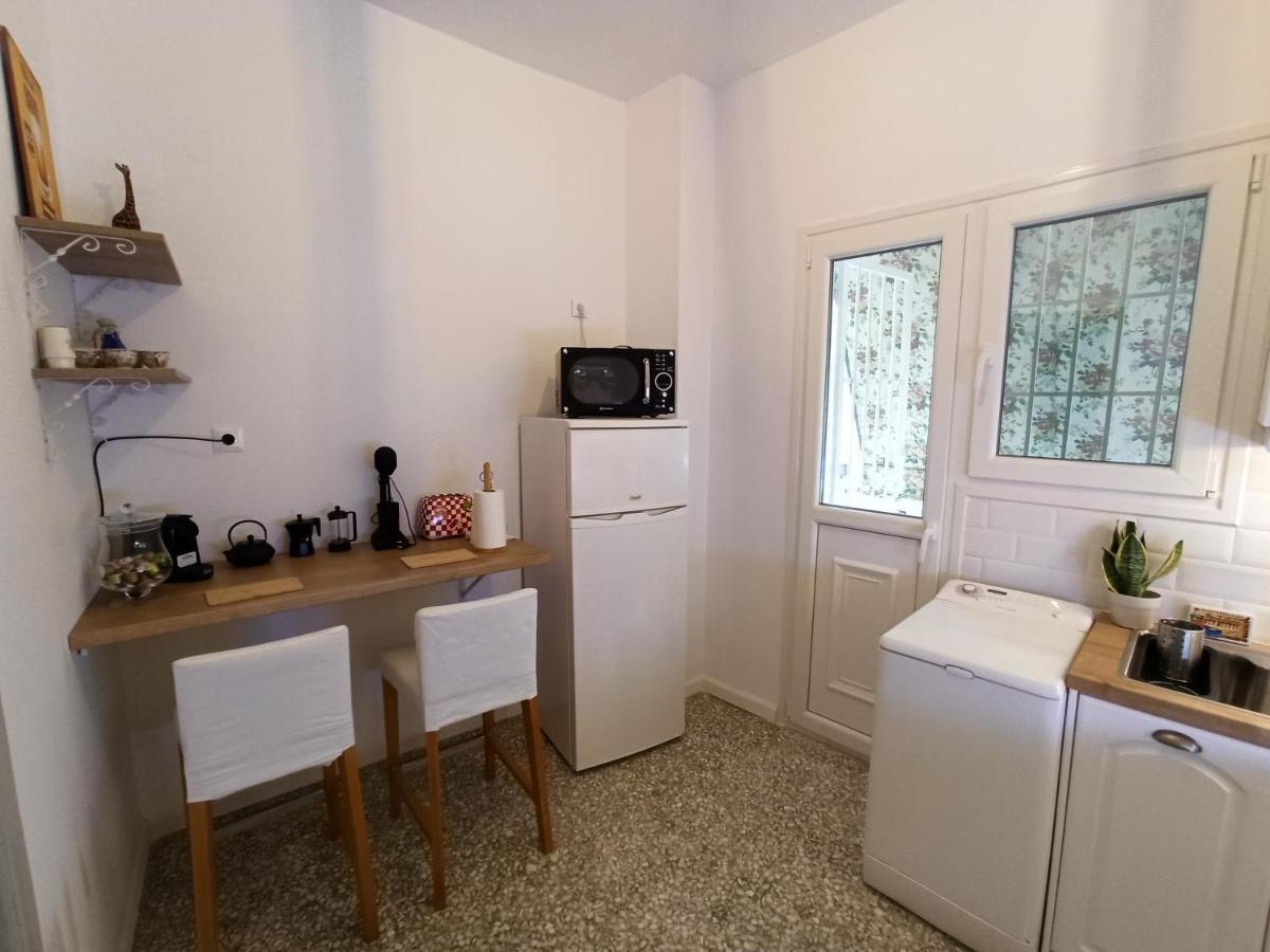 Comfortable 2-Bedroom Apartment Near City Center 100M From Metro Athén Kültér fotó